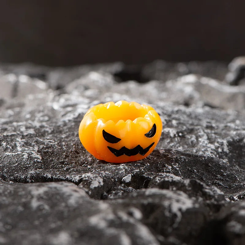 2025 Figurines Miniatures Pumpkin Skeleton Mummy Skull Micro Landscape Ornaments For Halloween Decorations Hoom Desk Accessories