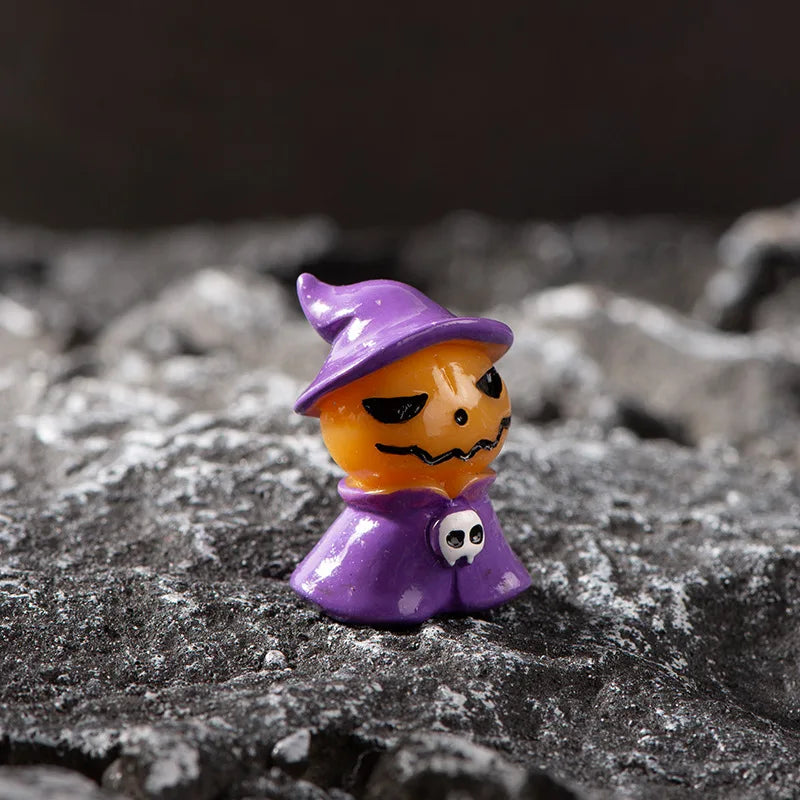 2025 Figurines Miniatures Pumpkin Skeleton Mummy Skull Micro Landscape Ornaments For Halloween Decorations Hoom Desk Accessories